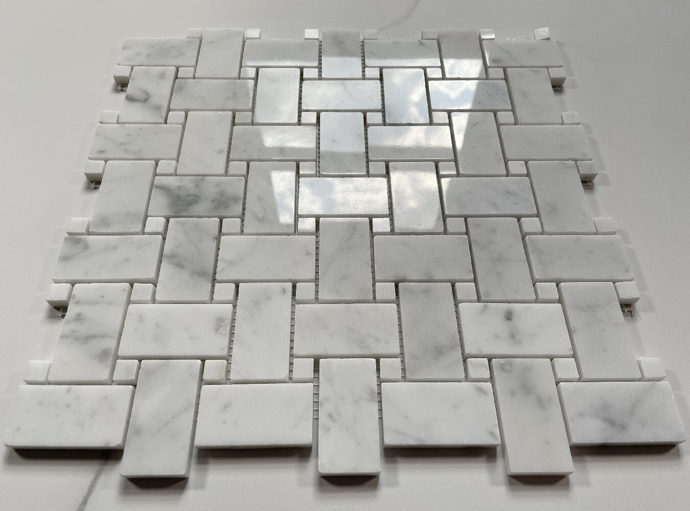 C650XP Carrara White Marble Basketweave Mosaic Tile White Dots Polished 1×2