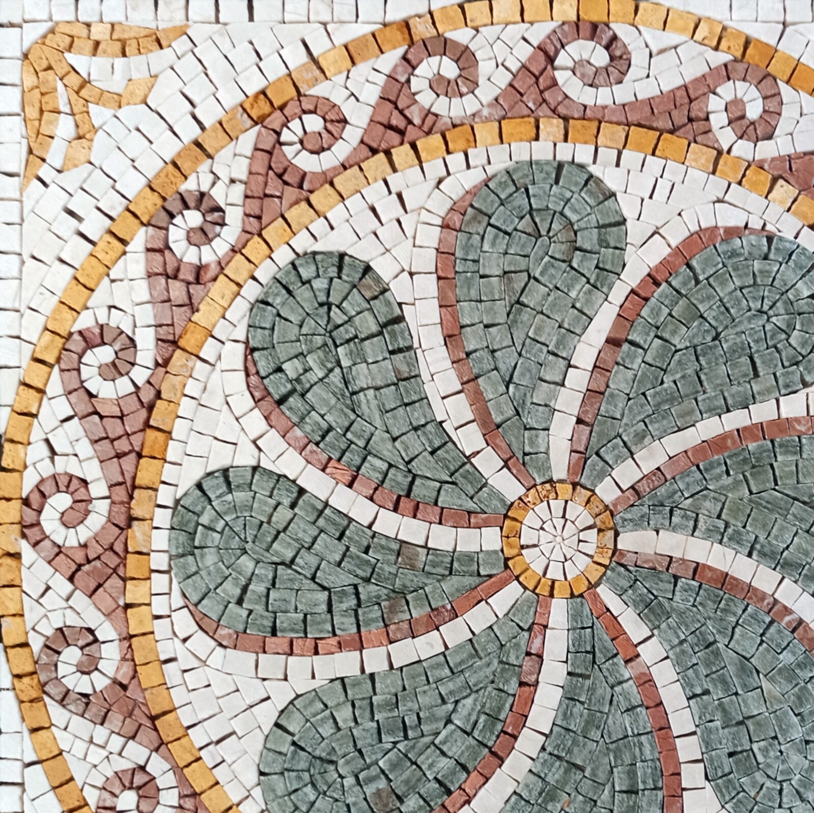 Handmade Square-Shaped Decorative Green Flower Motif with Wave Border Mosaic Til