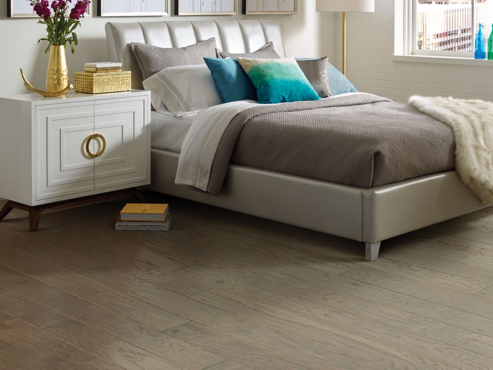 Shaw SW592 Fremont Hickory 5″W Heavy Scraped Engineered Hardwood – Slate