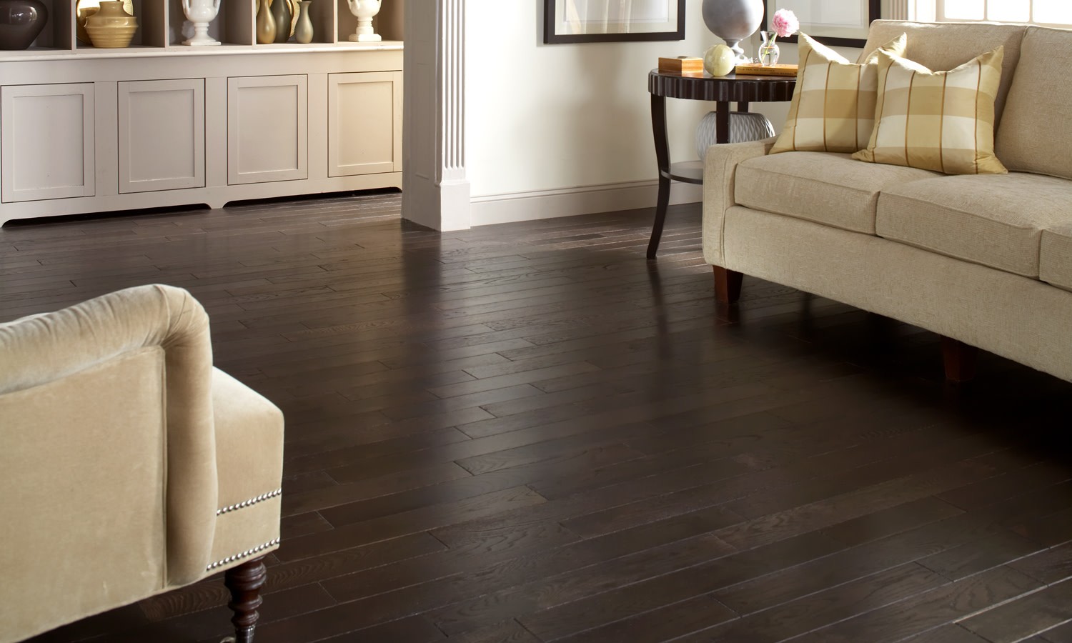 Mullican 182-WI-OA-4-D Williamsburg 4″W Wire Brushed Solid Oak – Black