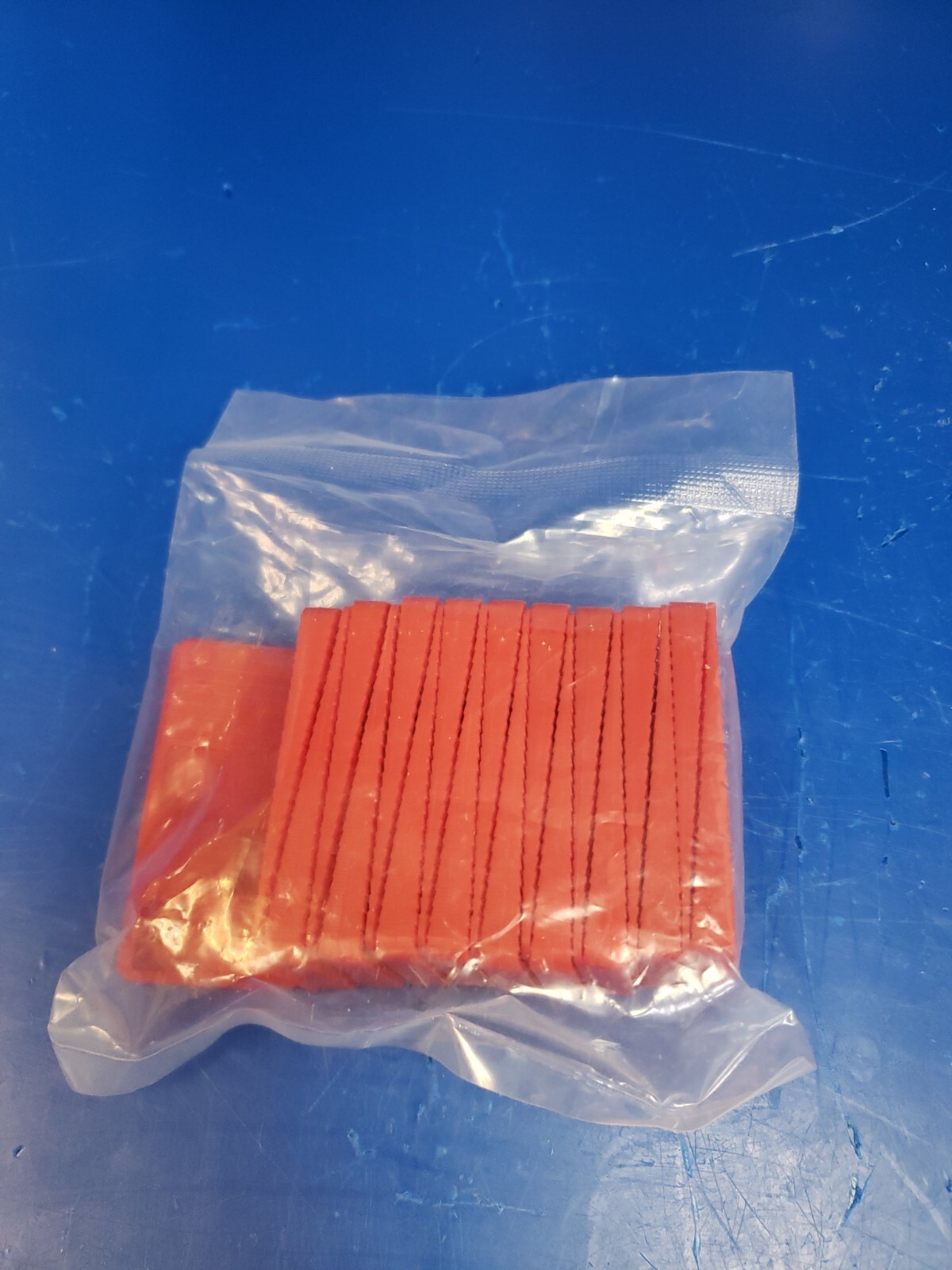 8mm floor installation spaces for laminate& wood floors (20 PIECES) RED (41cb2)
