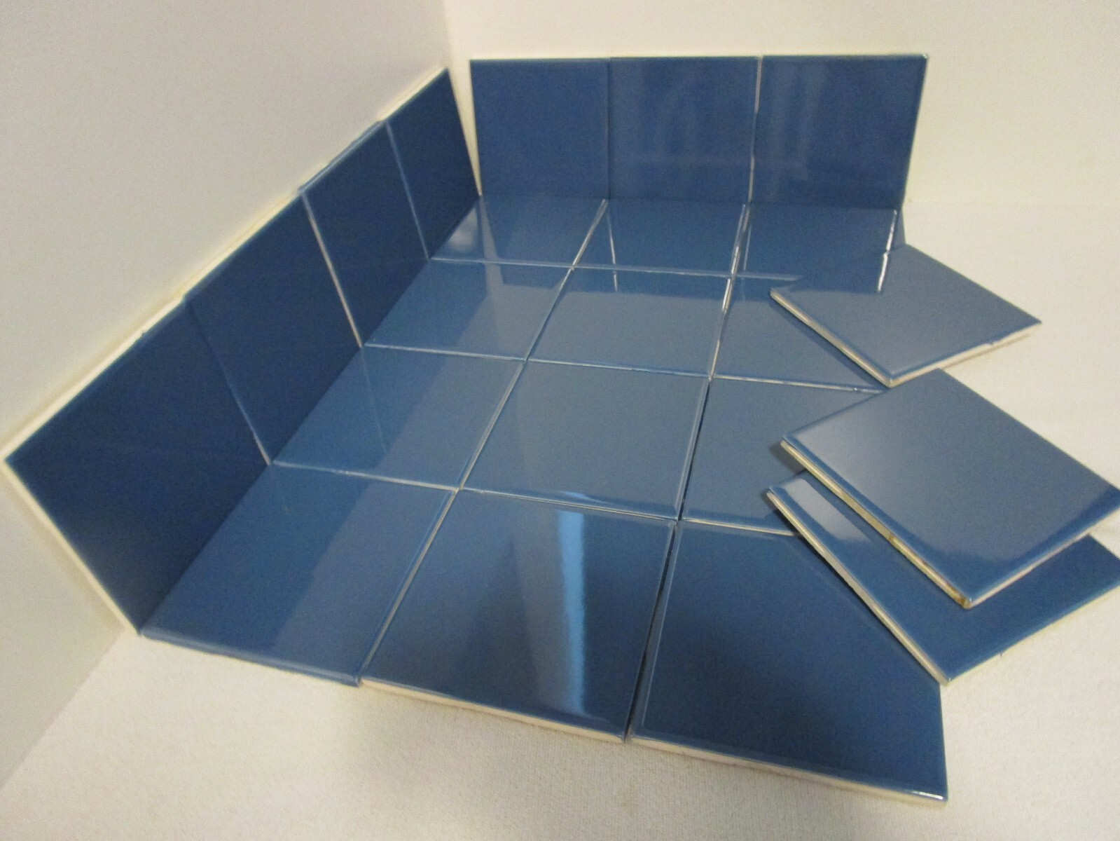 Florida Ceramic Wall Tile 4 3/8″x4 3/8″ #1266 Harbor Blue 22 pieces gloss