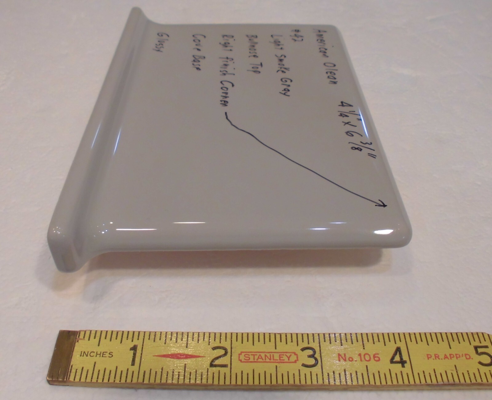 1 pc. Light Smoke Gray: base/cove Ceramic Tile: 4-1/4″ X 6″ Right Finish Corner