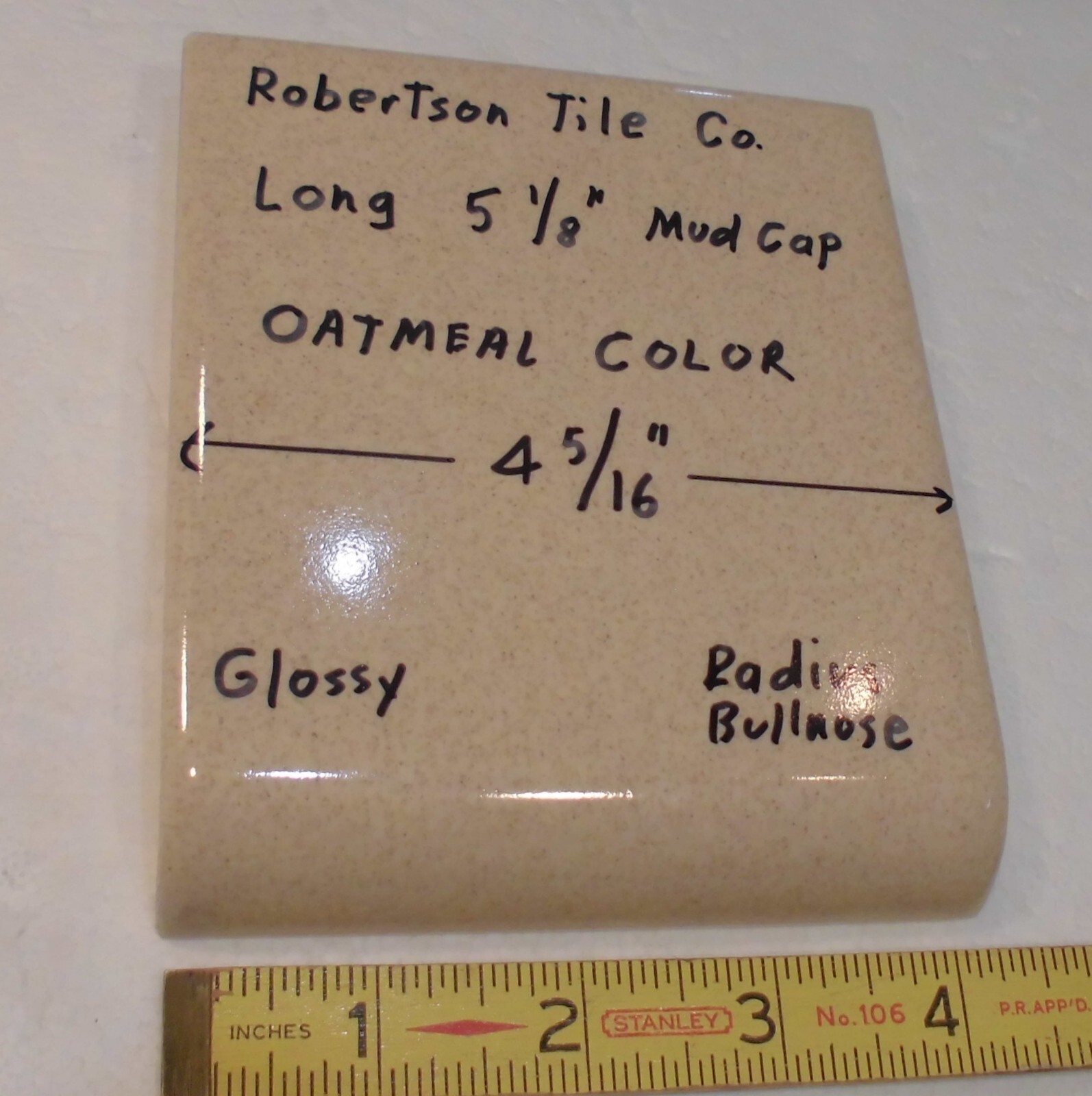 1 pc. Radius Long Bullnose: Oatmeal Glossy Ceramic Tile by Robertson 4-5/16″