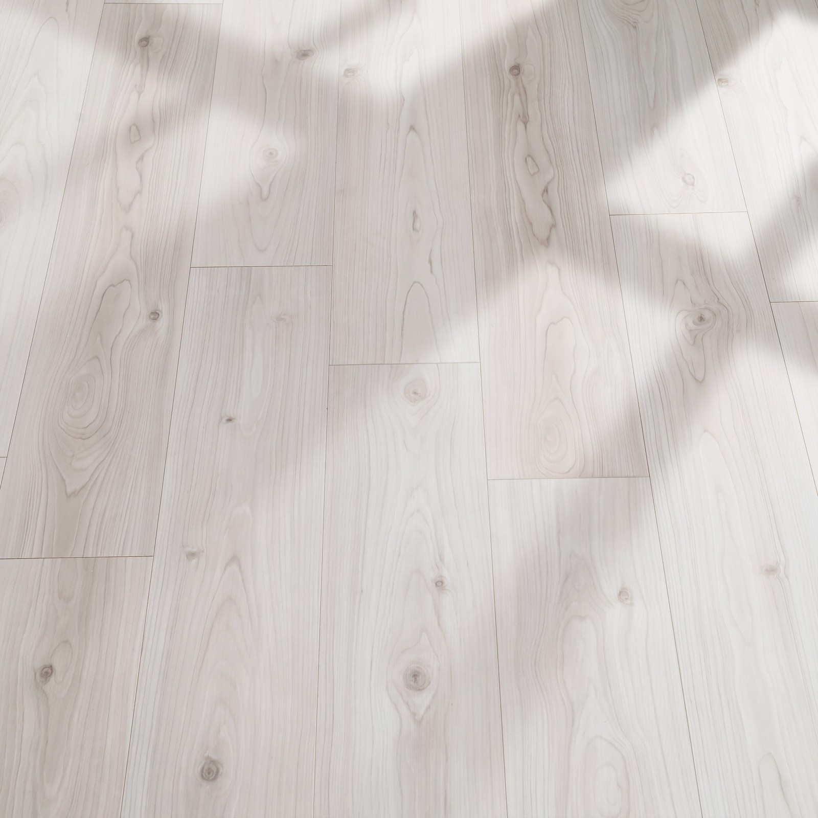 Pergo LPE05-LF033 Xtra 7-1/2″W Embossed Laminate Flooring – Sold – Nordic Cedar