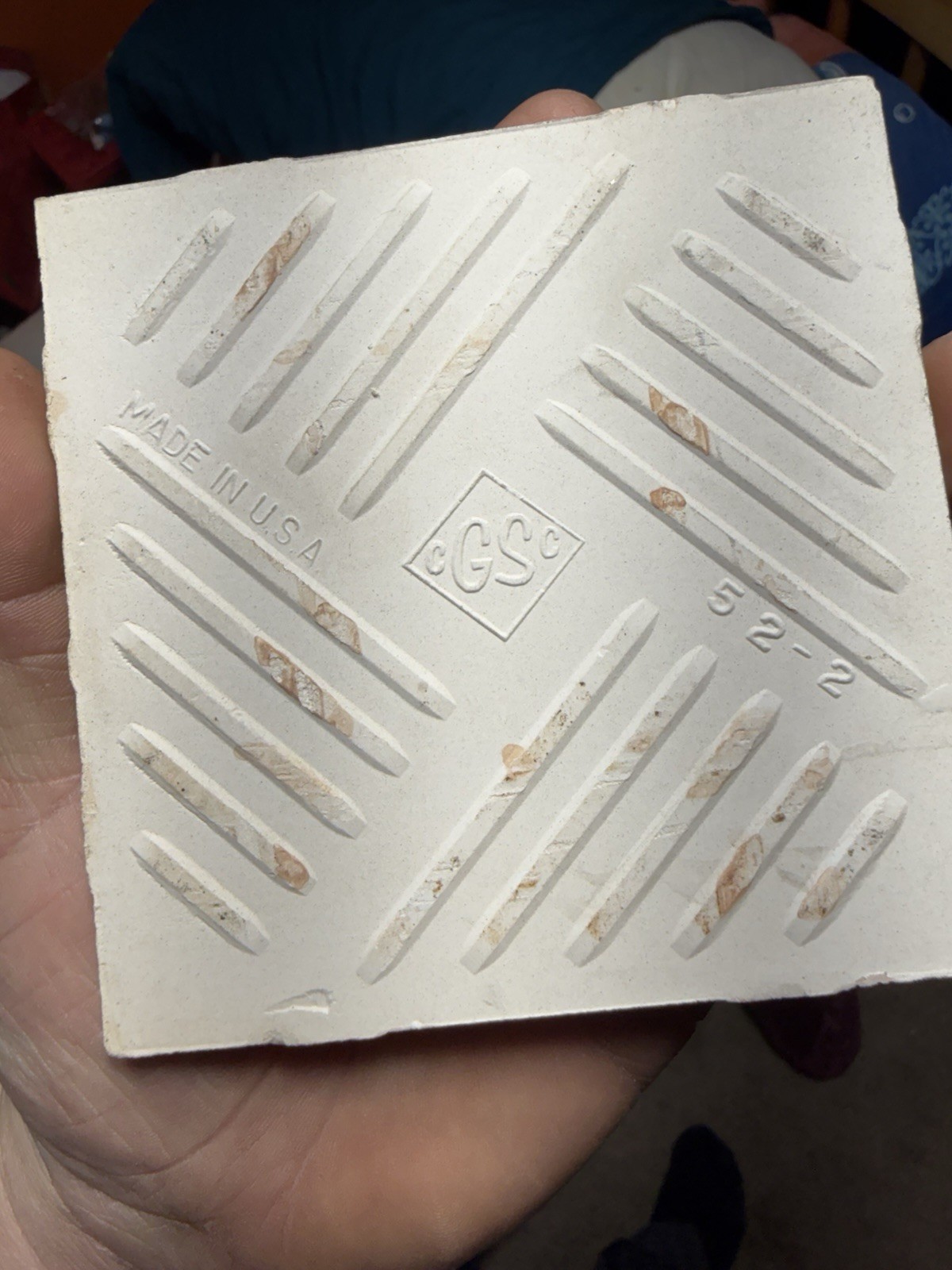 1 Wall Tile cGSc USA FT 4-3/8″ Ceramic Mottled Sky Blue on Off White Vtg