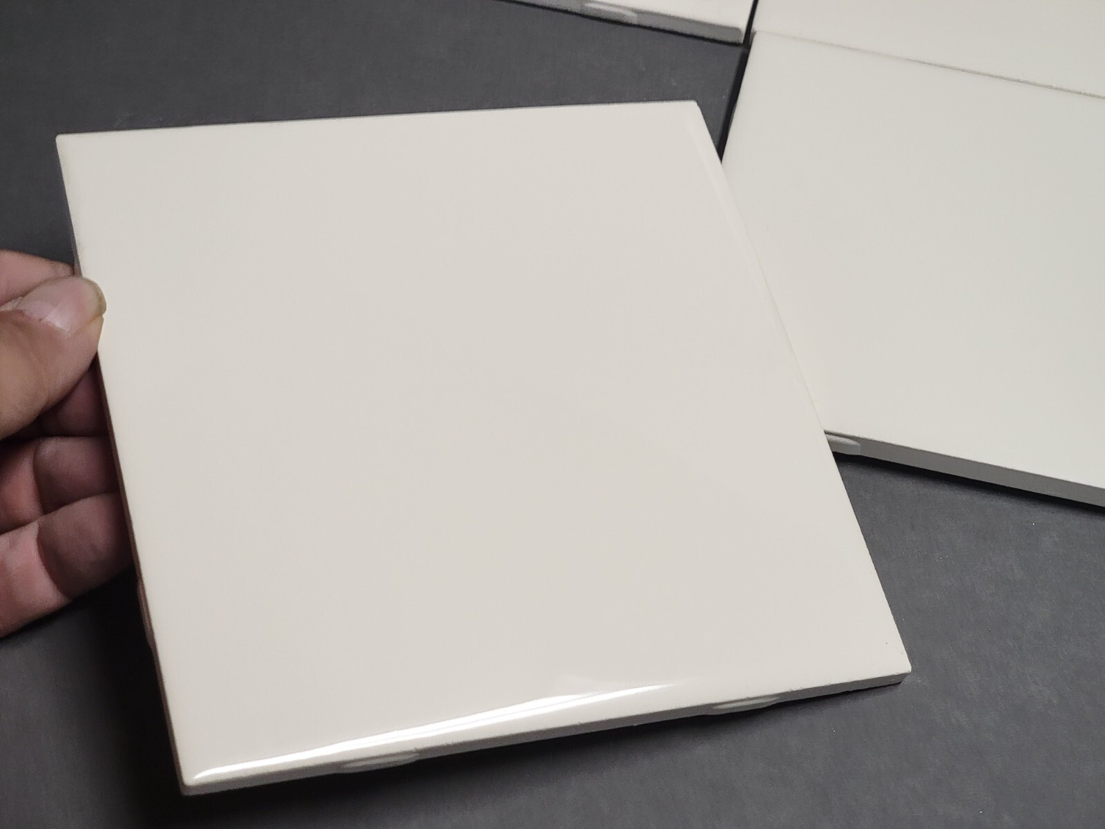 Lot of 6 AMERICAN OLEAN 6″ x 6″ Ceramic Tiles – Glossy White Biscuit NOS