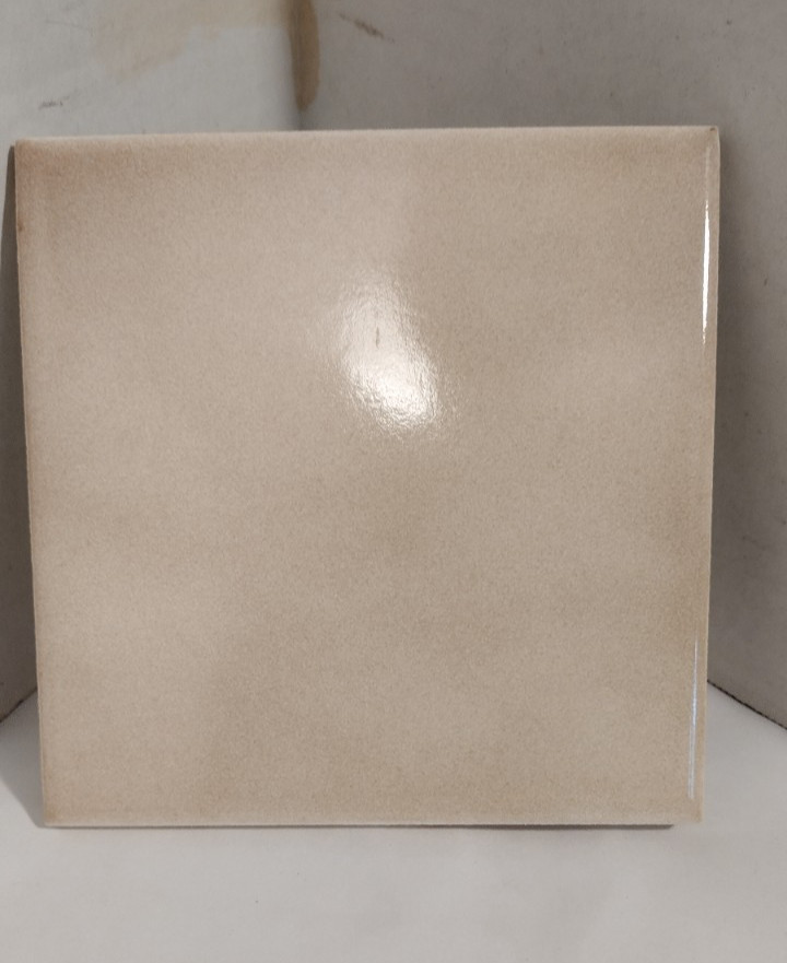 1 Wall Tile Florida 1425 561 USA FT 4-3/8″ Sq Ceramic Gloss Mexican Sand Vintage