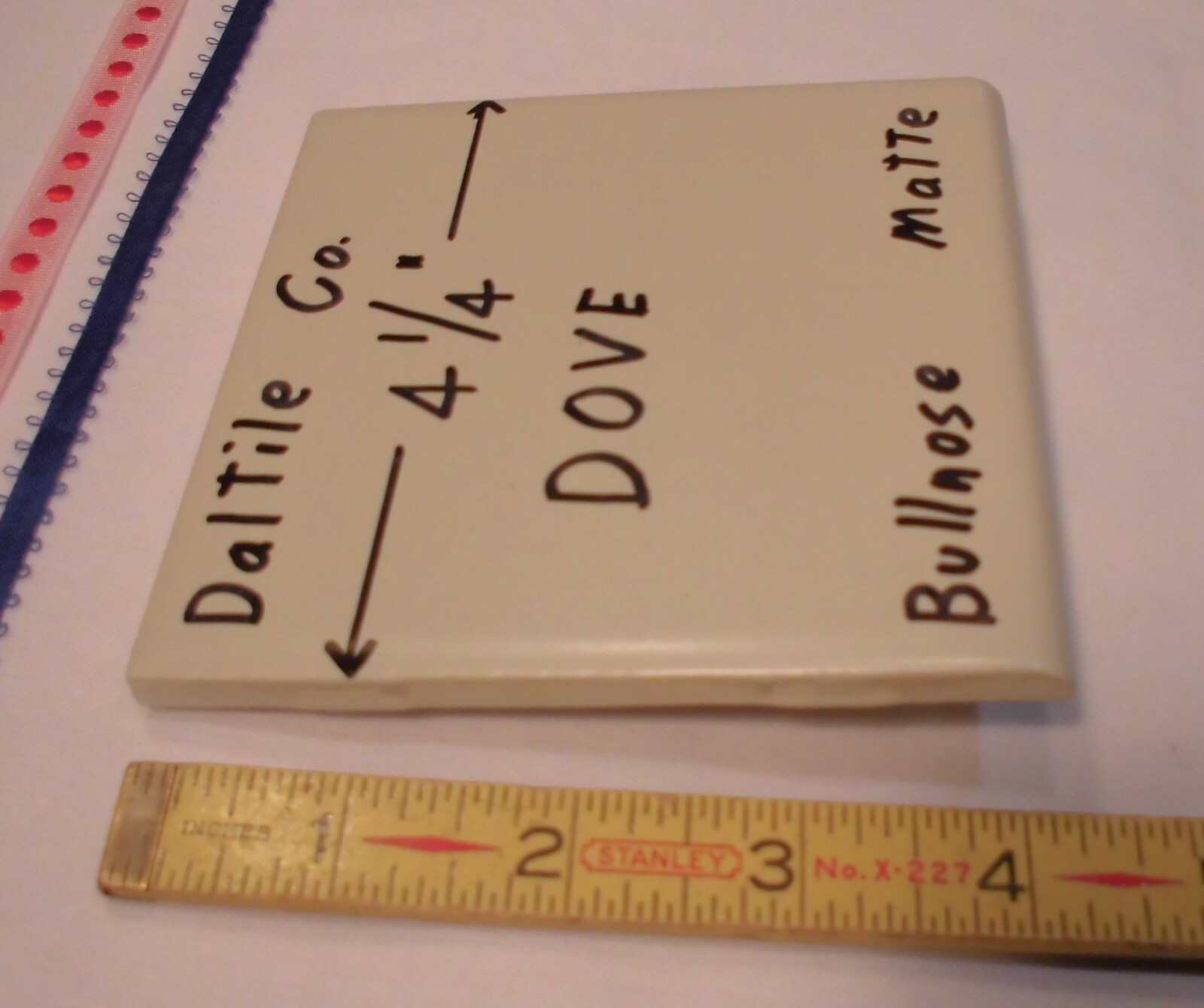 1 pc. Dove-Lite Gray; Bullnose Ceramic Tile by Daltile #D-725; 4-1/4″ Matte, New