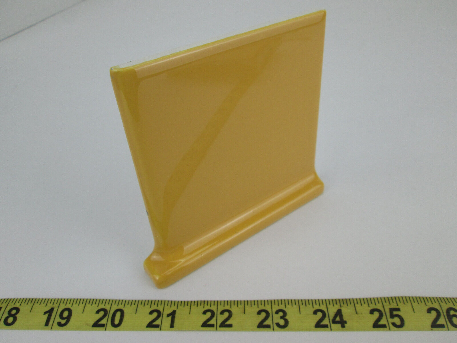 New NOS Daltile Ceramic Tile Mustard Yellow QTC1 4-1/4″ Cove Base Corner Right