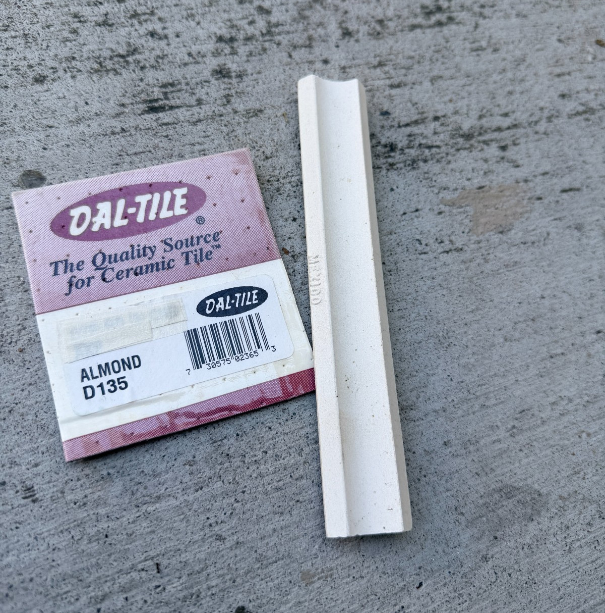 Lot of 2 – Daltile Almond D135 Quarter Round Tile