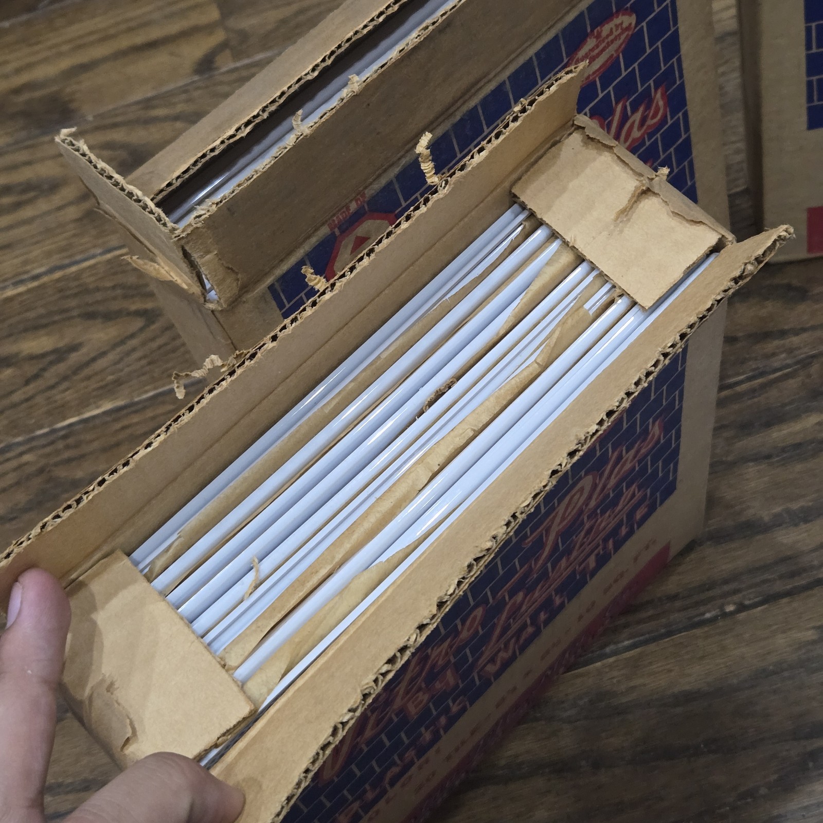 Vtg Plastic Wall Tiles White 50 Square Feet 100-8.5×8.5″ Lustro Vitro-Plas MCM