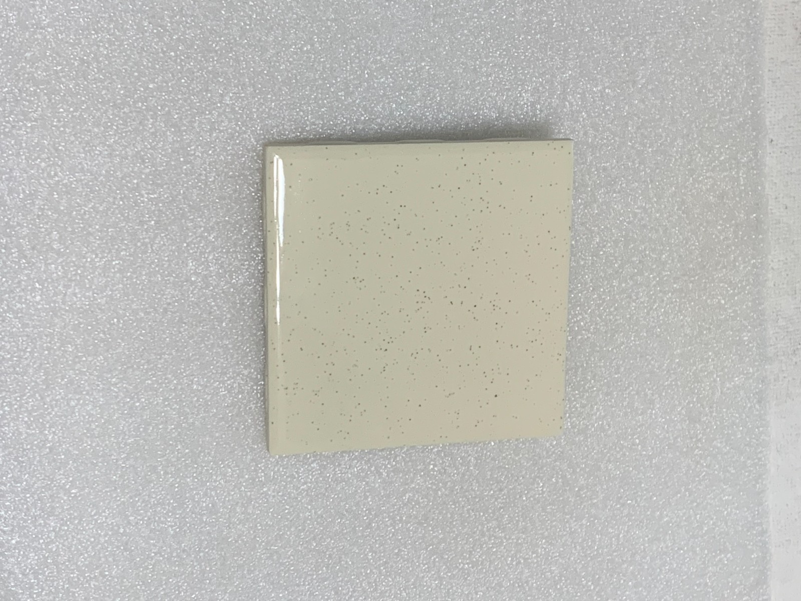 New Vintage Ceramic 4 1/4″ x 4 1/4″ Cream / Brown Sparkle Gloss Made in USA