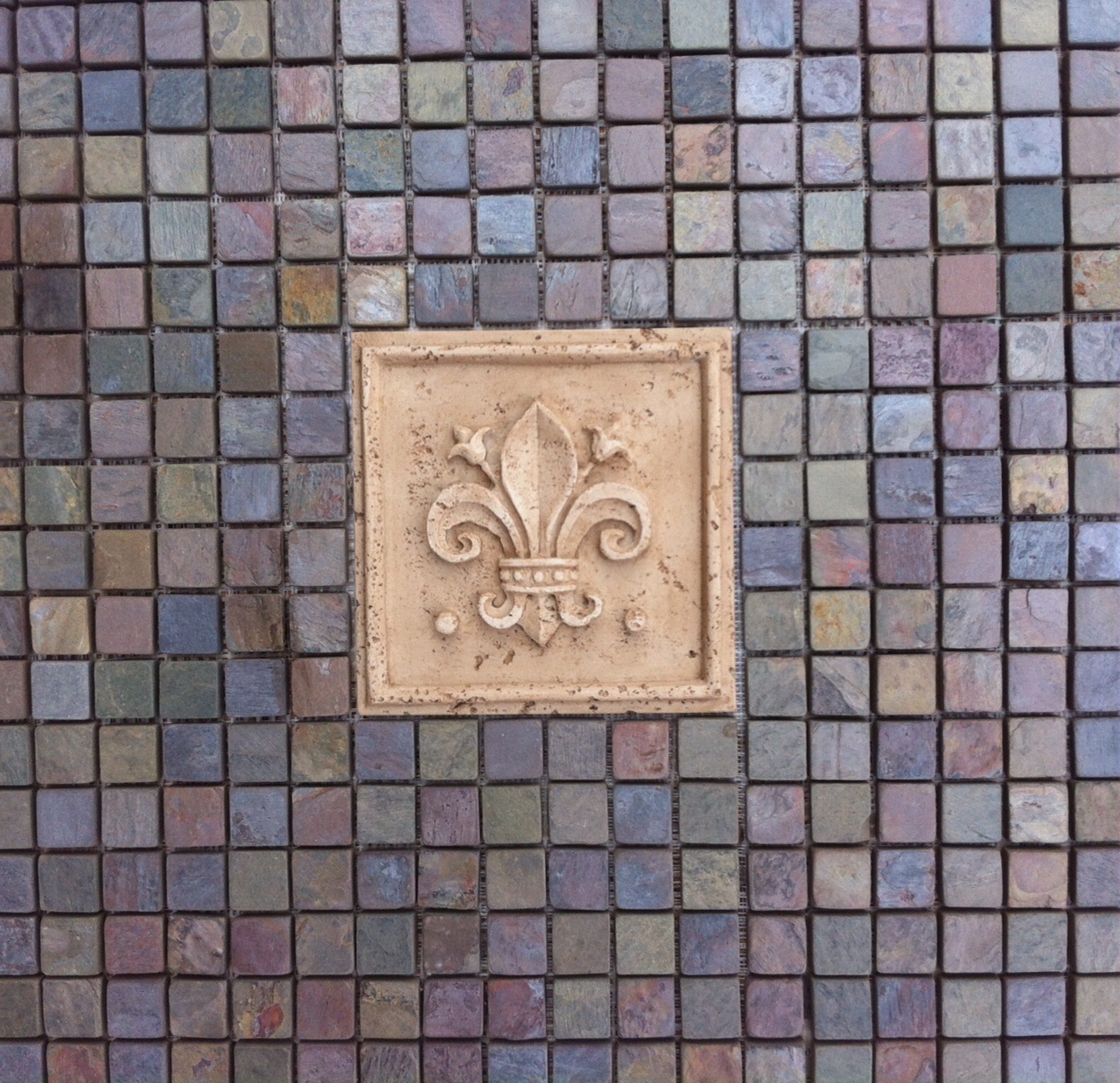21 7/8″ X 21 7/8″ Tile & Slate Medallion – Florim Stonefire tile & accent