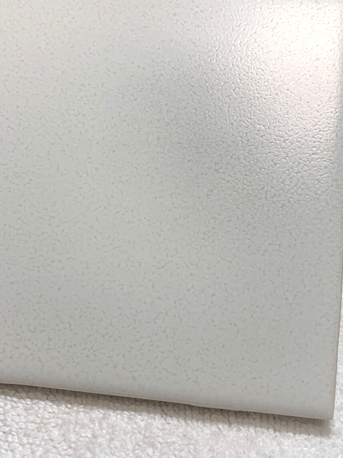 New Vintage Daltile 4 1/4″ X 4 1/4″ Crystaltex White D 1200