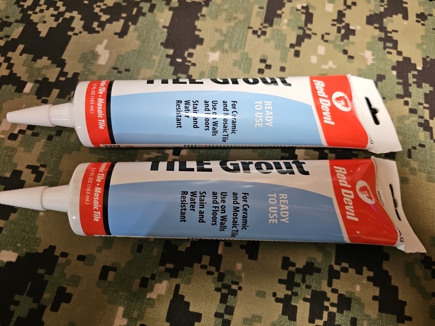 2X Red Devil 0425 Pre-Mixed Tile Grout Squeeze Tube, 5.5 oz., White