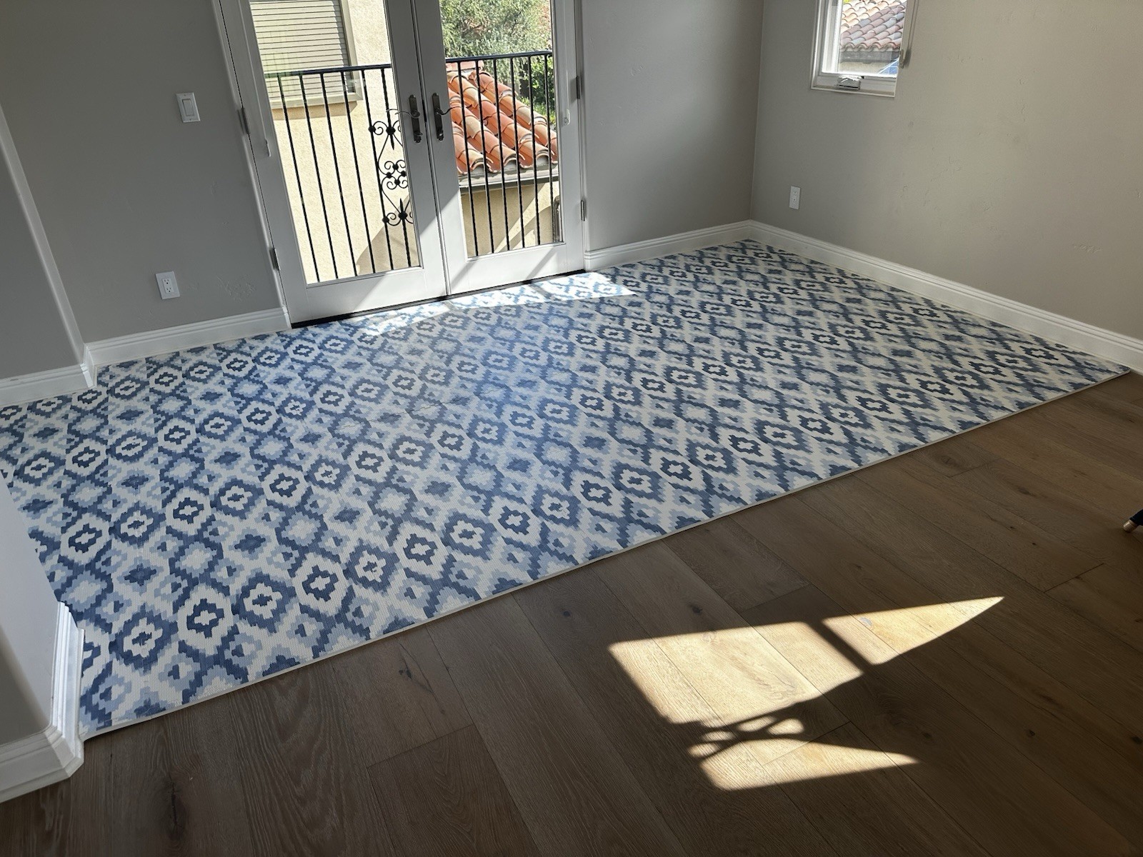 Blue And White Designer Pattern Interlocking Foam Floor Mat Tiles