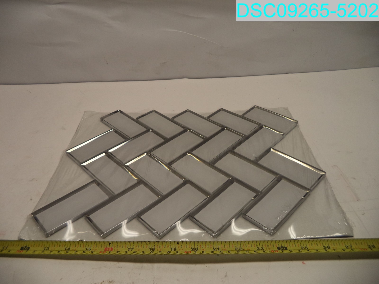 QTY=10: SMOTGLSICEBEH88MM Ice Bevel Herringbone 11″x14″ Glass Mosaic Tile