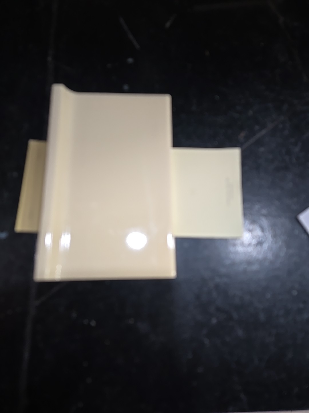Vintage 6 1/8″ X 3 7/8″ Cove Base Light Yellow NOS Tile