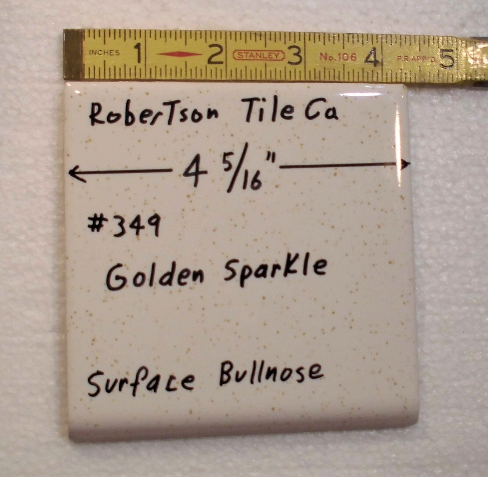 1 pc. Surface Bullnose; Golden sparkle: Glossy Ceramic Tile: Robertson 4-5/16″