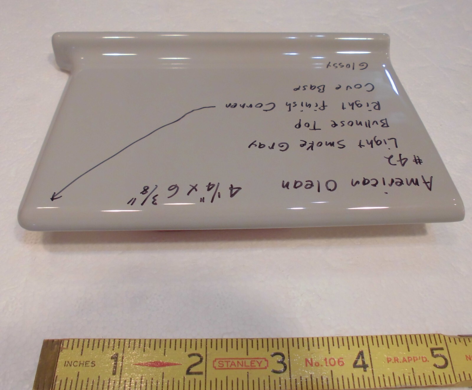 1 pc. Light Smoke Gray: base/cove Ceramic Tile: 4-1/4″ X 6″ Right Finish Corner