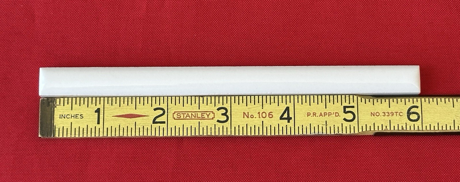 1 pc. Gloss Biscuit Color: Ceramic-Pencil – Liner – Sizzle – Tile, 6″ X 7/16″