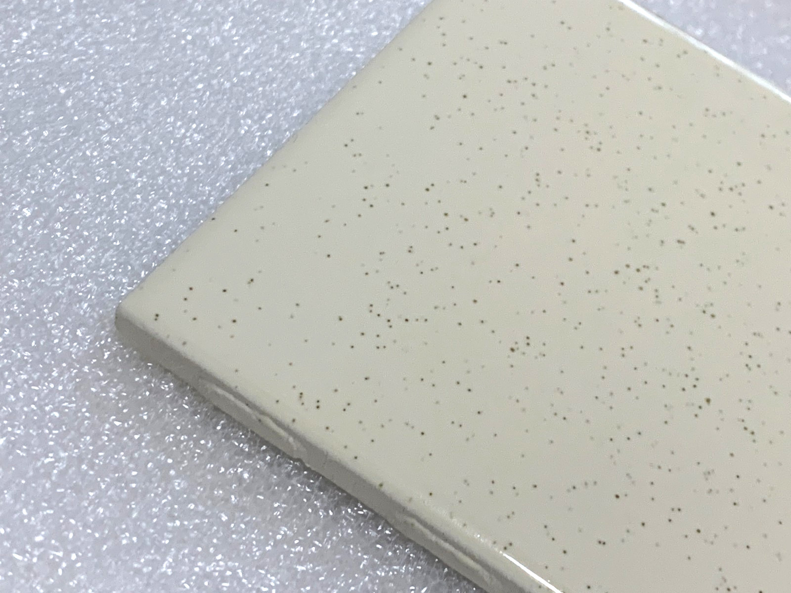New Vintage Ceramic 4 1/4″ x 4 1/4″ Cream / Brown Sparkle Gloss Made in USA