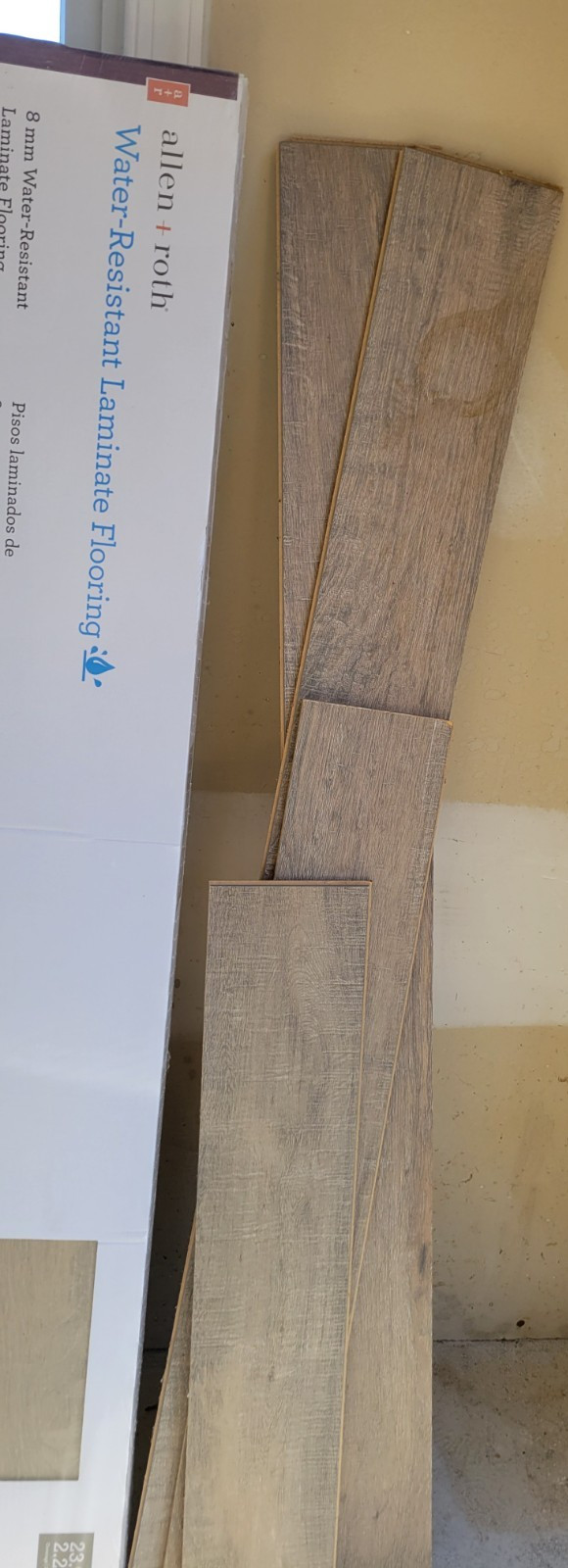 Allen Roth (Lowes) Urbanite Oak Water Resistant Laminate Flooring Click Lock