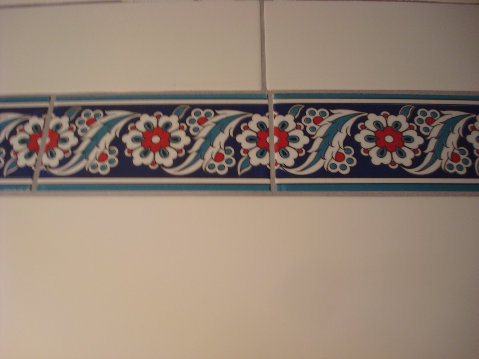 FLOWER BORDER TILES ACCENT TRIM TILES LOT OF 6 – 3.75″ x 7.75″